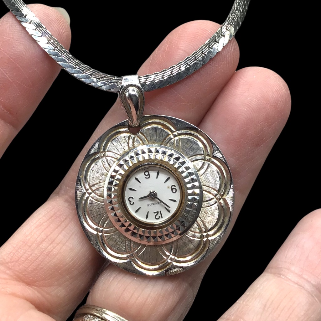 Vintage Working Caravelle Watch Necklace 44$